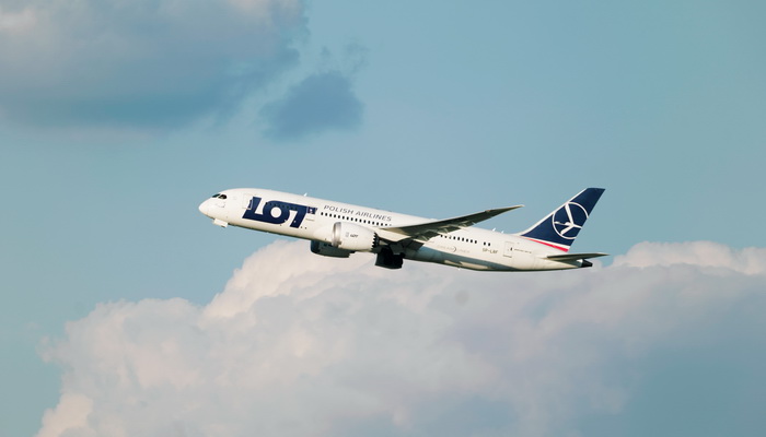 LOT Polish Airlines started cooperation with Łukasiewicz