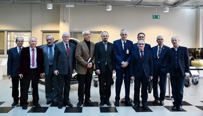 Obrona doktorska mgr. inż. Pawła Abratowskiego w Instytucie Lotnictwa